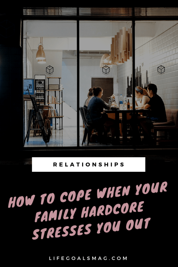 how to handle a stressful family situation. tips for communicating with family and deal with disagreements in a non-toxic, healthy way. #family #holidays